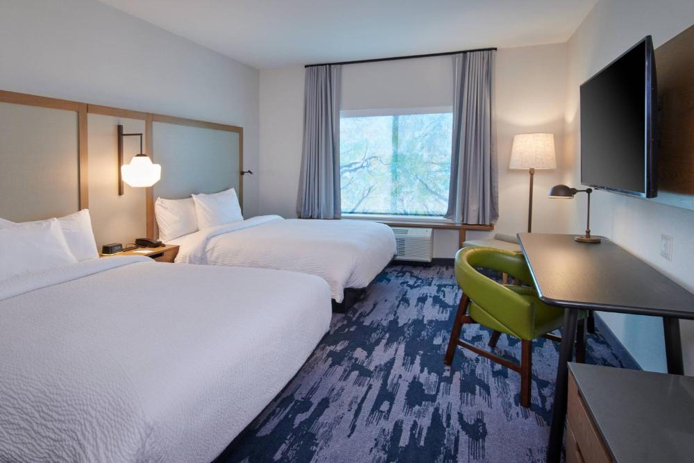 Guest room, 2 Queen interior