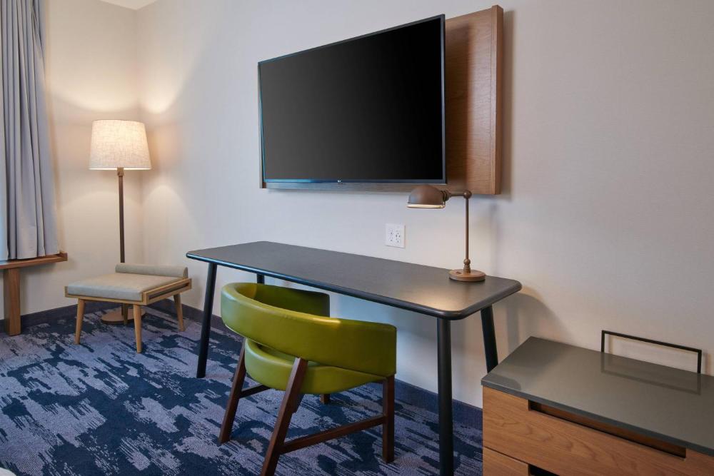 Suite, 1 King, Sofa bed interior